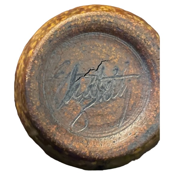 RARE FIND SMALL MEXICAN TERRA COTTA GOBLET SIGNED BY THE ARTIST ON BOTTOM - Picture 4 of 4